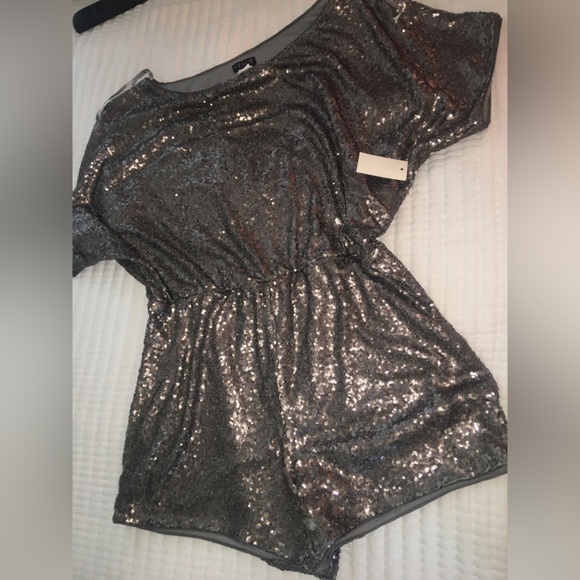 VENUS Pants - Venus Off the Shoulder Shorts Romper XL Sequin Embellished Asymmetrical Gray NWT
